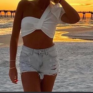 White halter neck crop top NEVER WORN